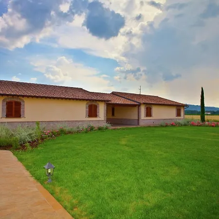 Romantic Countryside Escape Villa Tordandrea